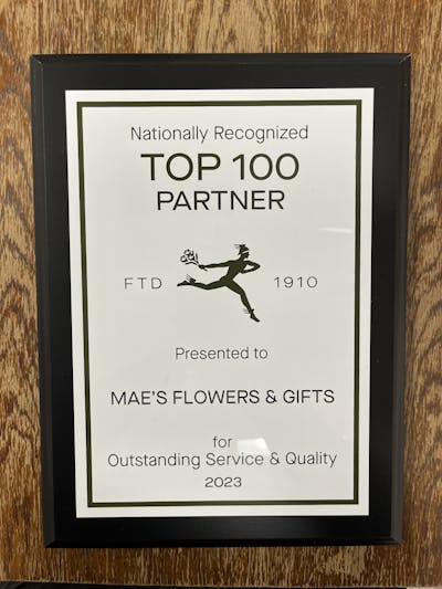 Card Image - Mae's Flowers and Gifts